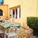 Casa Con Jardin A 30 Metros De La Playa. At.