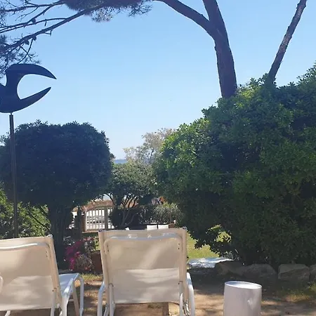 Casa Con Jardin A 30 Metros De La Playa. At. Holiday home