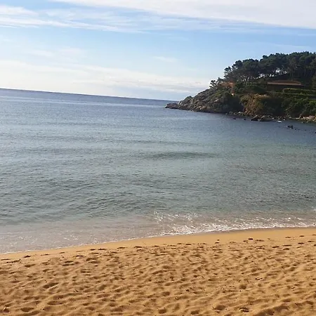 Casa Con Jardin A 30 Metros De La Playa. At. Holiday home *