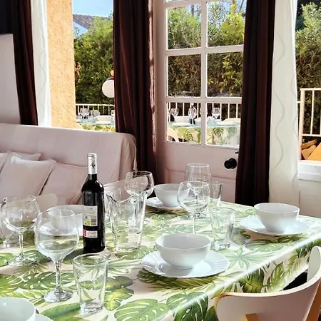 Casa Con Jardin A 30 Metros De La Playa. At. Holiday home