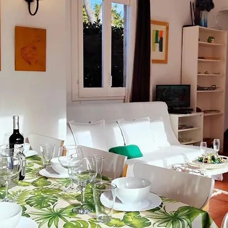 Casa Con Jardin A 30 Metros De La Playa. At.